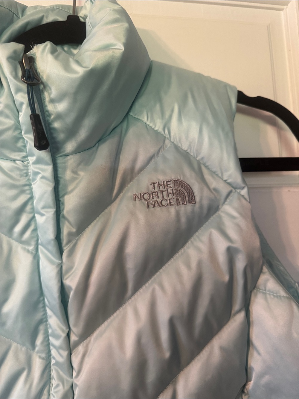 The North Face Women's Pale Aqua Quilted Insulated Vest Size Medium - Picture 2 of 4